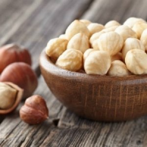 مغز فندق سفیدشده