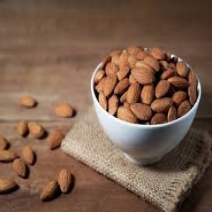 مغز بادام درختی
